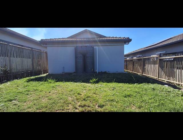 3 BEDROOM FREESTANDING FOR SALE IN PALM VIEW ESTATE